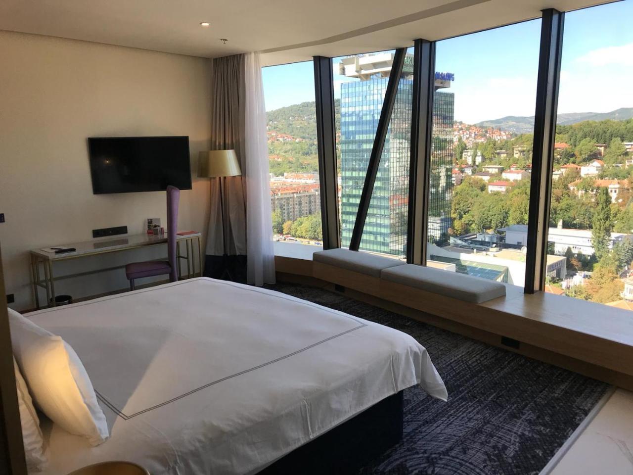 스위소텔 사라예보 호텔 외부 사진 A bedroom at the hotel